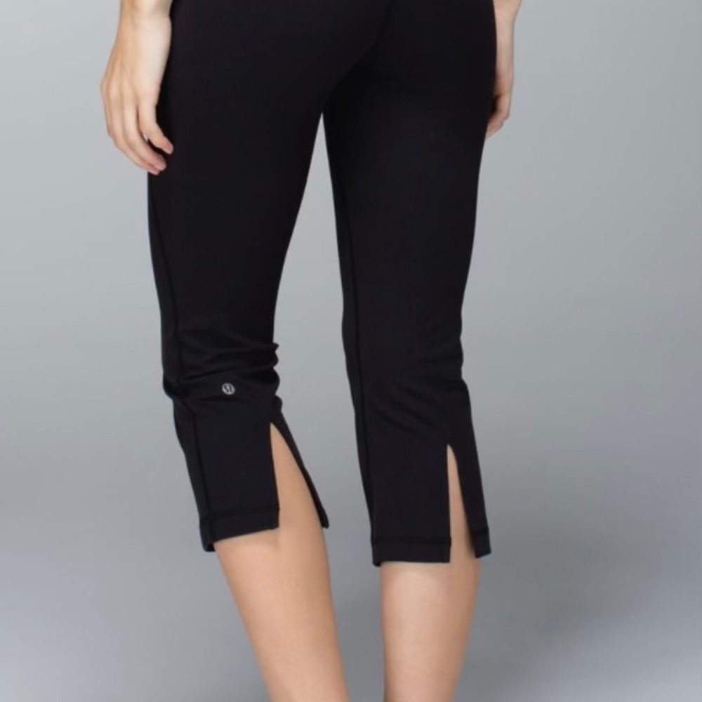 Lululemon Gather & Crow Crop Full-on Luon EUC 6